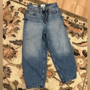 Universal Thread barrel jeans